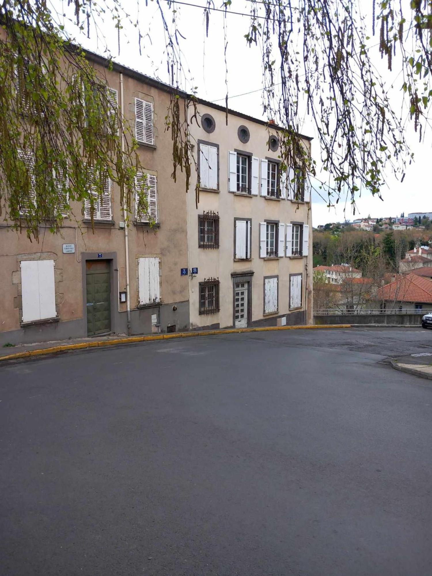 Vintage ,La Capsule Temporelle Wifi Draps Parking Publique Gratuit Apartman Thiers Kültér fotó